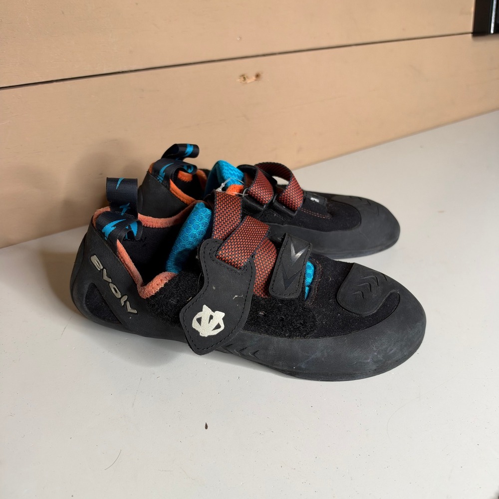 Evolv Rock Climbing Shoes Black Blue Orange Trax Rubber US 8.5 EUR 41.5
